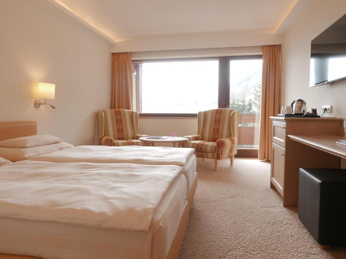 צל-אם-זי Alpin- Das Sporthotel, Summercard Included May - September מראה חיצוני תמונה