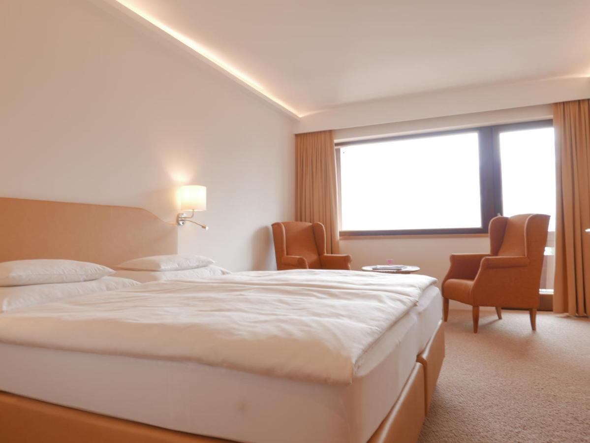 צל-אם-זי Alpin- Das Sporthotel, Summercard Included May - September מראה חיצוני תמונה