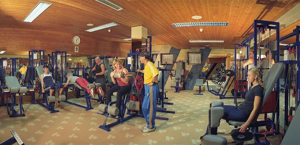 צל-אם-זי Alpin- Das Sporthotel, Summercard Included May - September מראה חיצוני תמונה