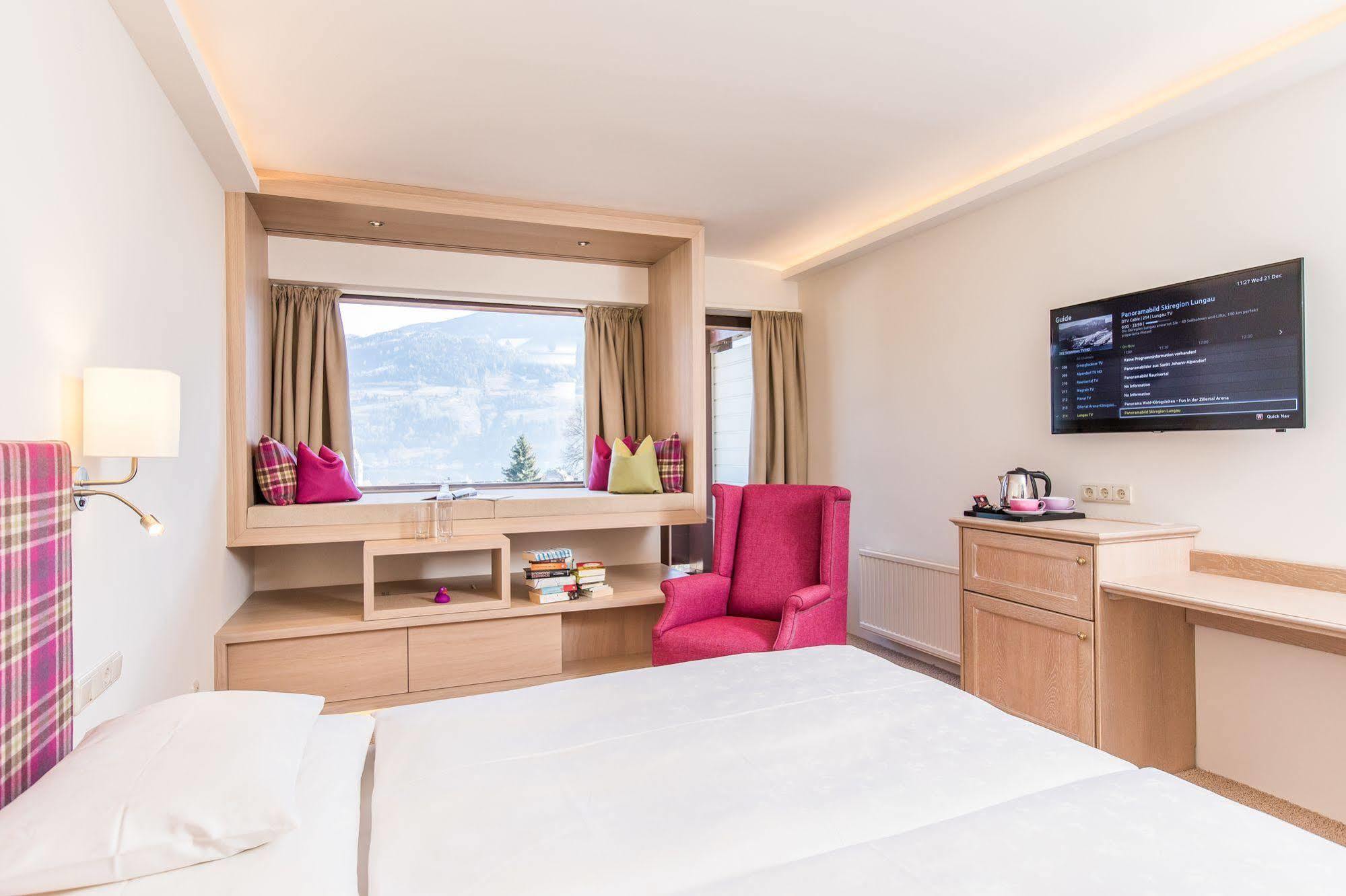 צל-אם-זי Alpin- Das Sporthotel, Summercard Included May - September מראה חיצוני תמונה