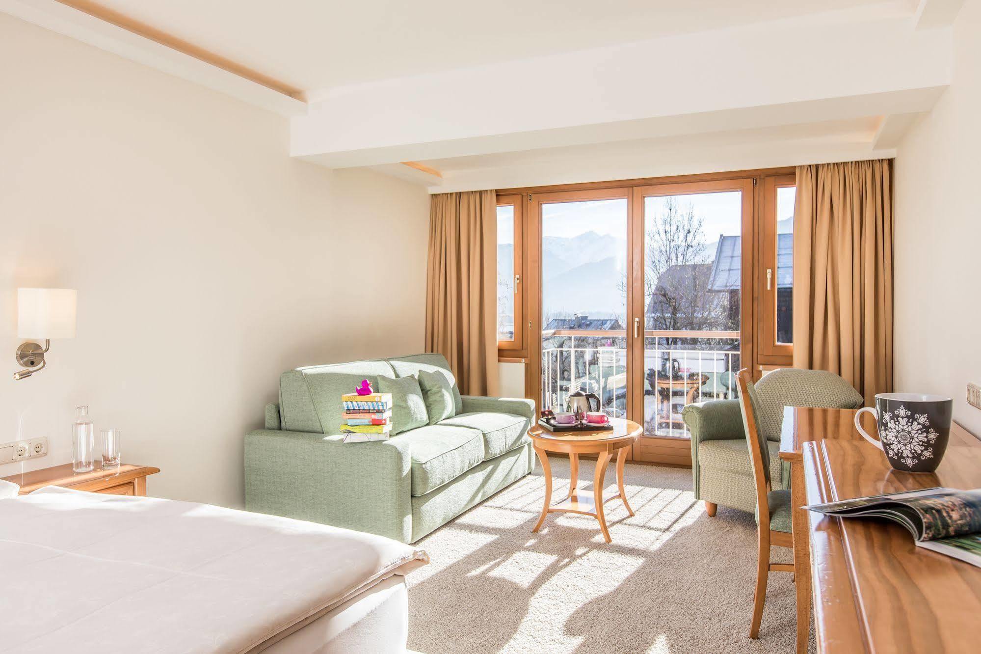 צל-אם-זי Alpin- Das Sporthotel, Summercard Included May - September מראה חיצוני תמונה
