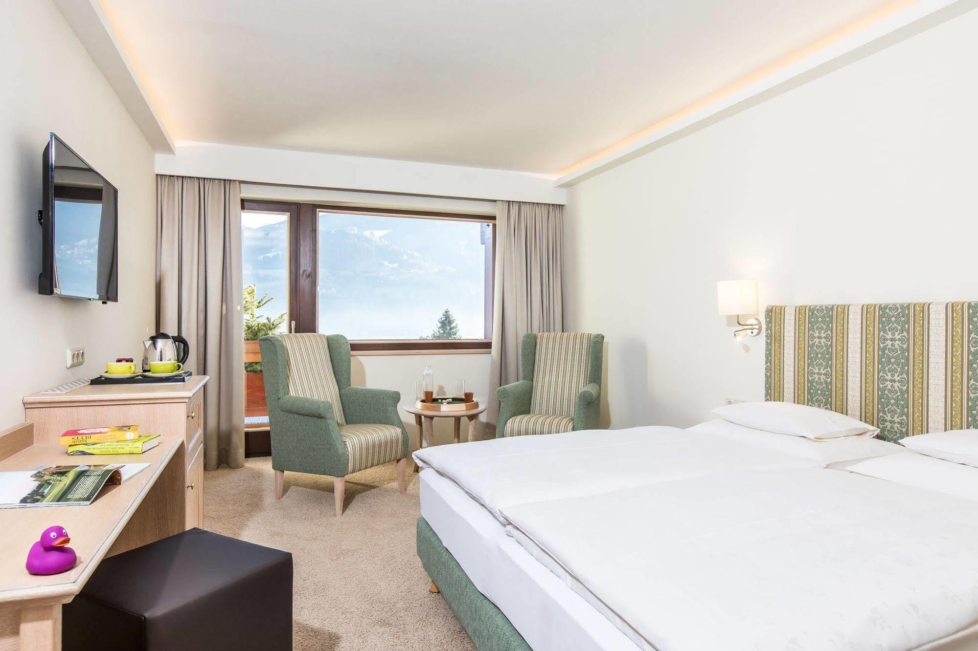 צל-אם-זי Alpin- Das Sporthotel, Summercard Included May - September מראה חיצוני תמונה